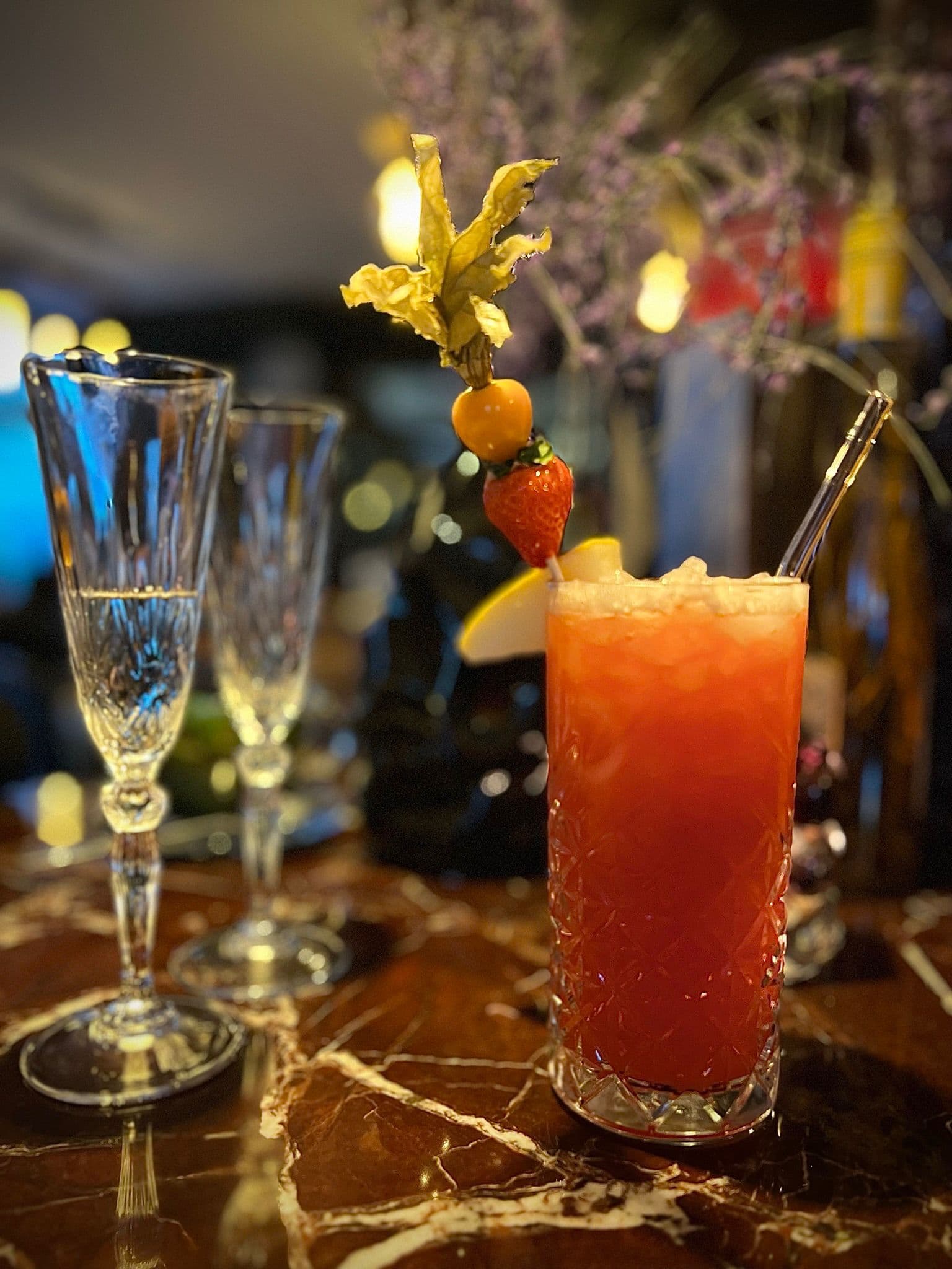 Handgemachter Signature-Cocktail